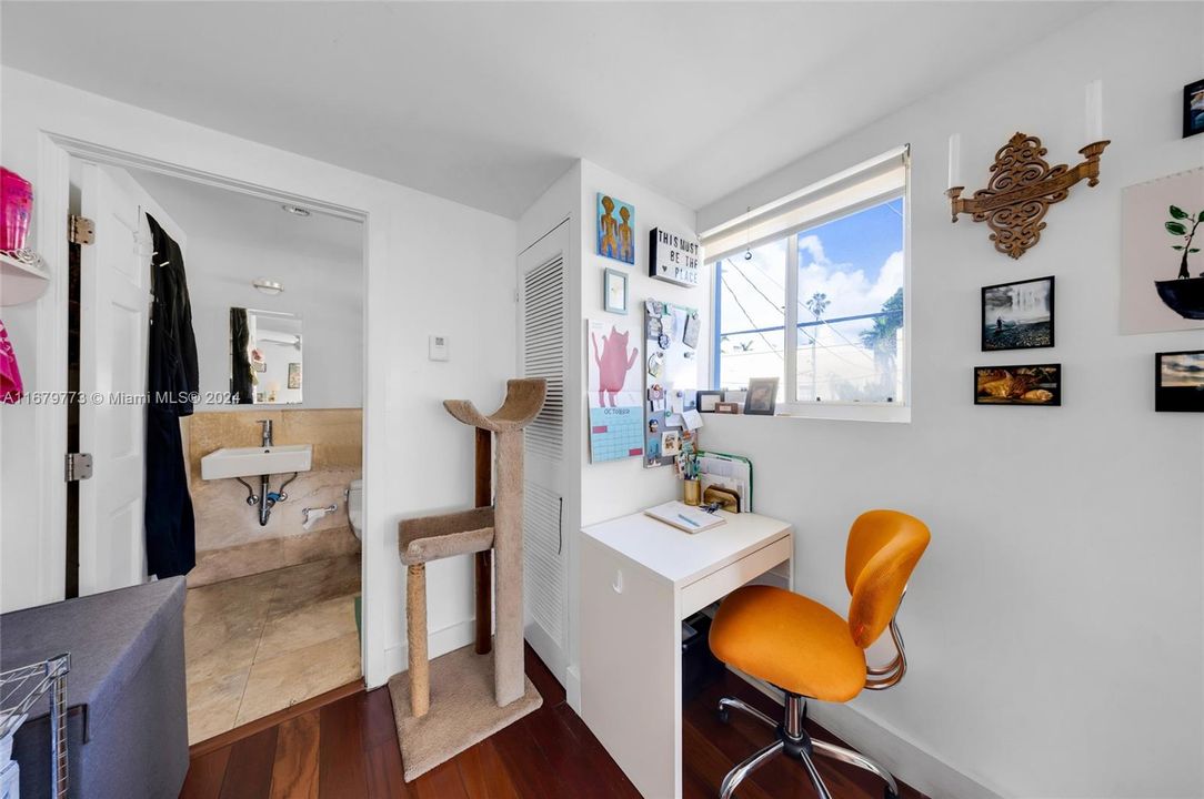 For Sale: $224,900 (1 beds, 1 baths, 423 Square Feet)