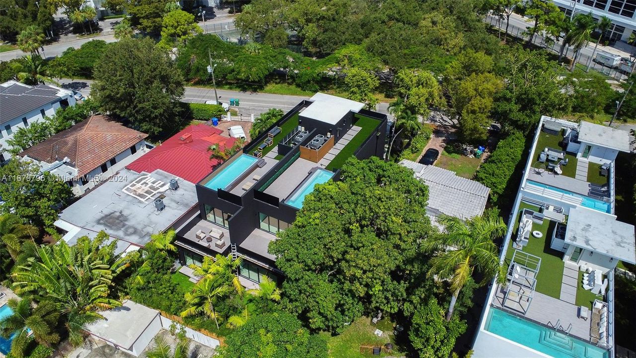 En Venta: $2,699,999 (3 camas, 3 baños, 2980 Pies cuadrados)