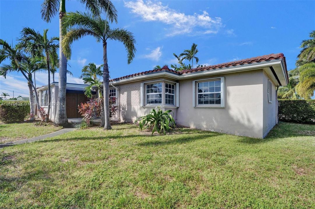 For Sale: $1,190,000 (3 beds, 2 baths, 2032 Square Feet)