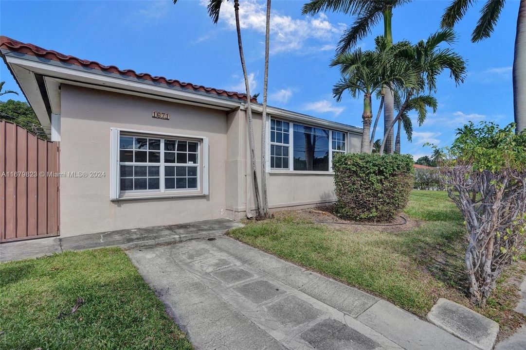 For Sale: $1,190,000 (3 beds, 2 baths, 2032 Square Feet)