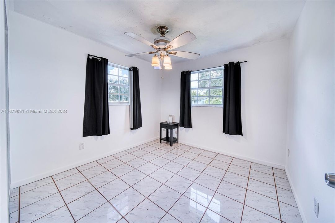 For Sale: $665,000 (4 beds, 2 baths, 1483 Square Feet)