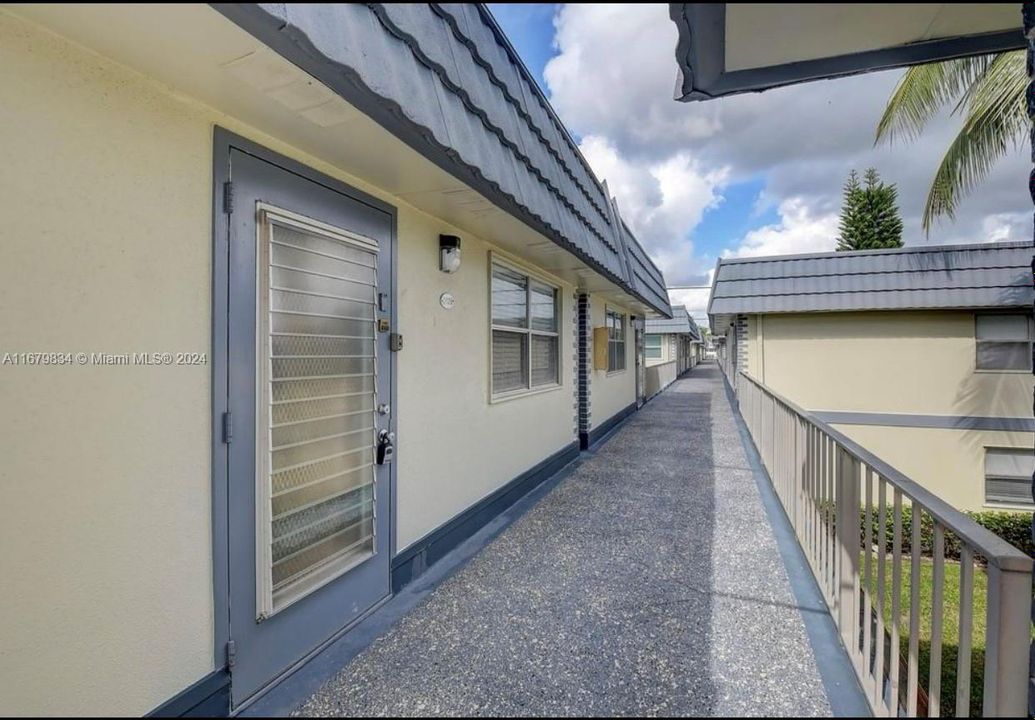 En Venta: $244,999 (2 camas, 2 baños, 880 Pies cuadrados)