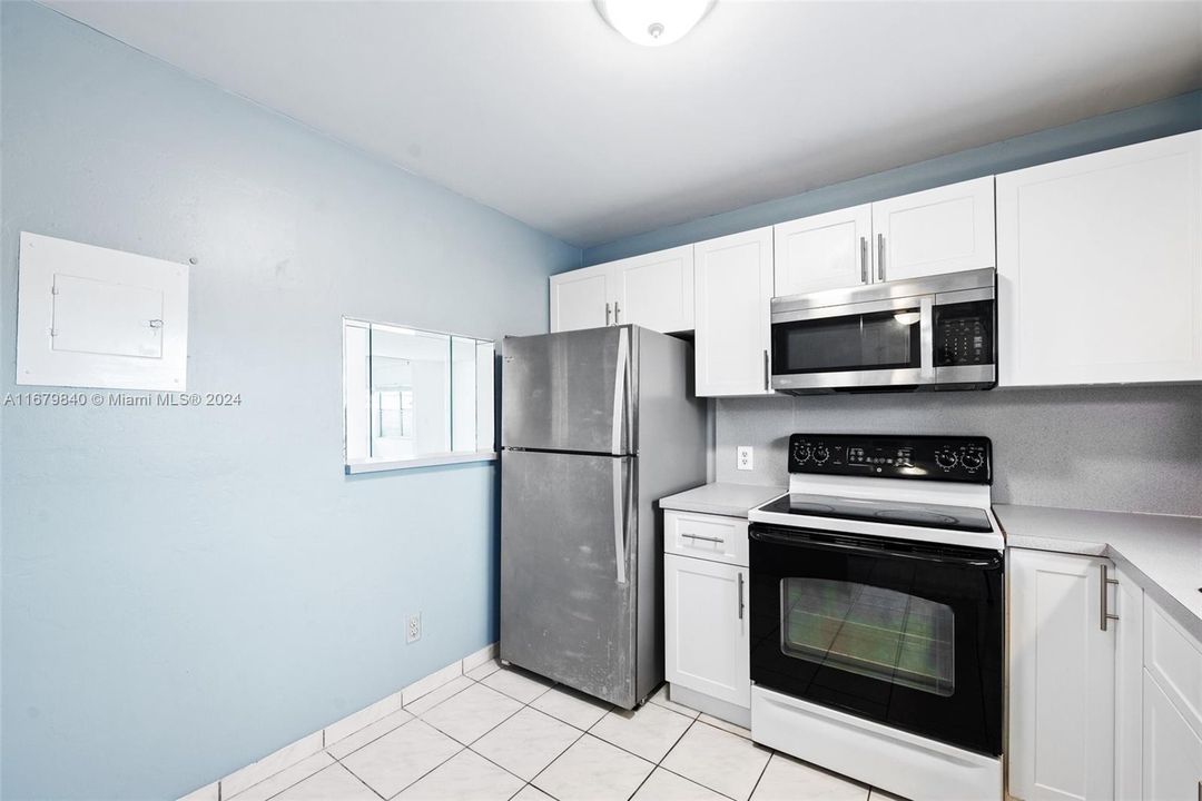 For Sale: $127,000 (1 beds, 1 baths, 750 Square Feet)