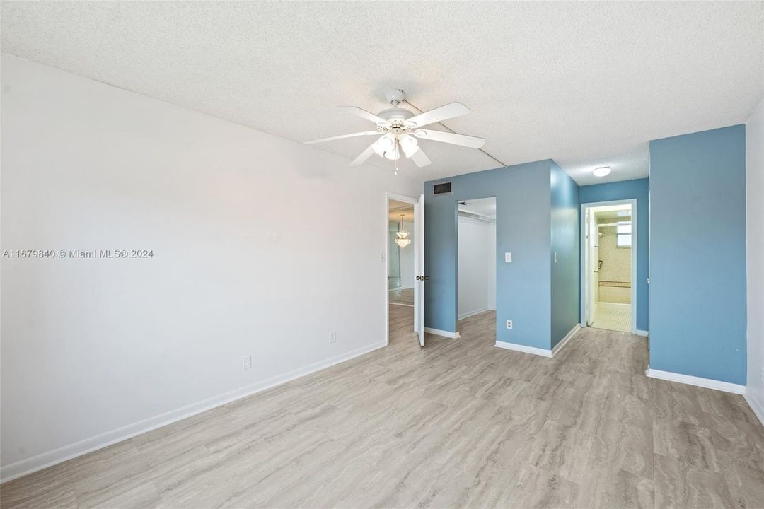 For Sale: $127,000 (1 beds, 1 baths, 750 Square Feet)