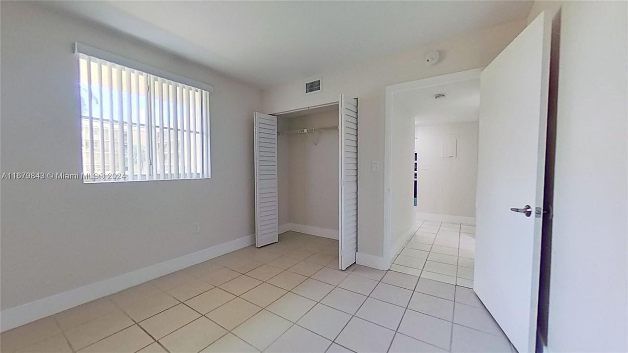 Active With Contract: $2,150 (2 beds, 2 baths, 912 Square Feet)