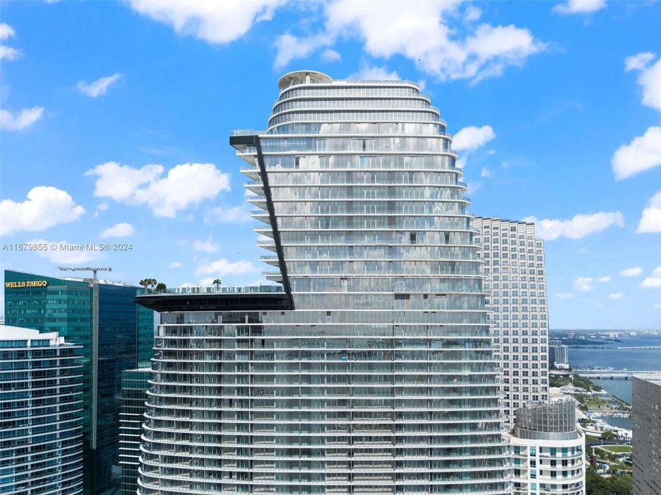 For Sale: $1,500,000 (1 beds, 1 baths, 767 Square Feet)