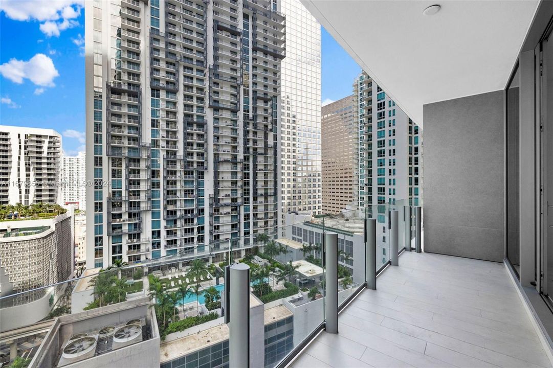 For Sale: $1,500,000 (1 beds, 1 baths, 767 Square Feet)