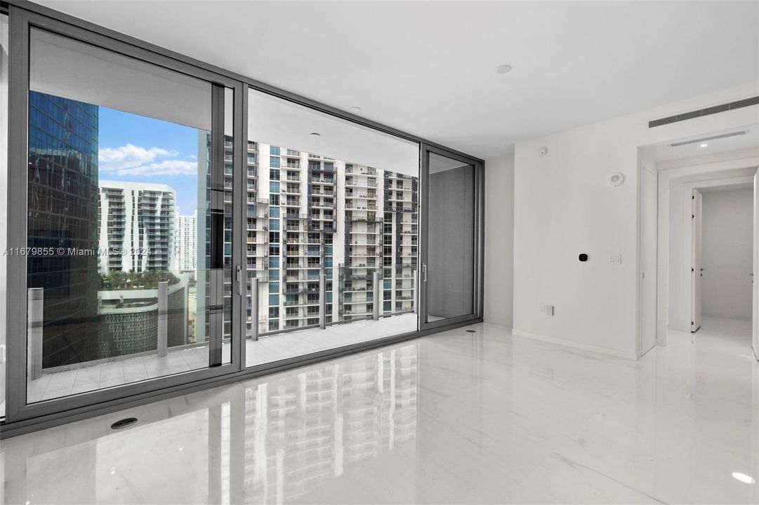 For Sale: $1,500,000 (1 beds, 1 baths, 767 Square Feet)