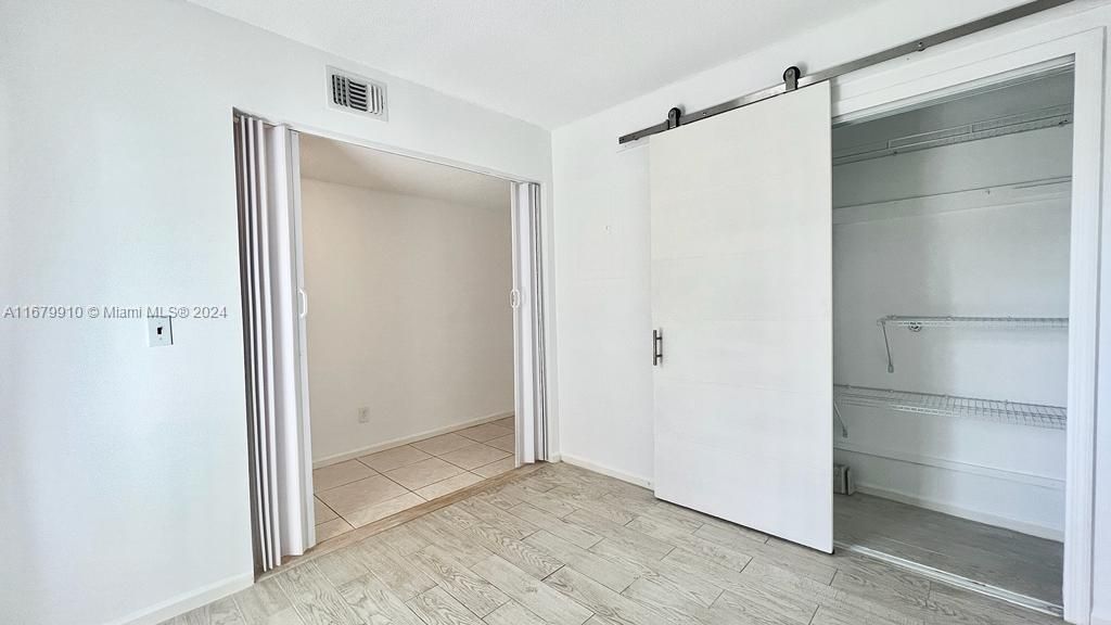 Active With Contract: $1,800 (1 beds, 1 baths, 502 Square Feet)