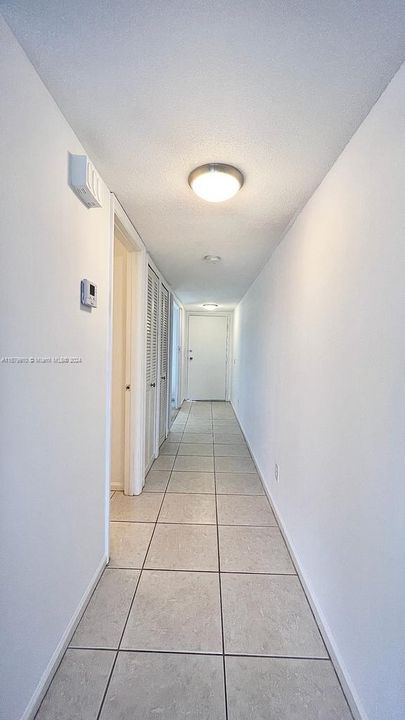 Active With Contract: $1,800 (1 beds, 1 baths, 502 Square Feet)