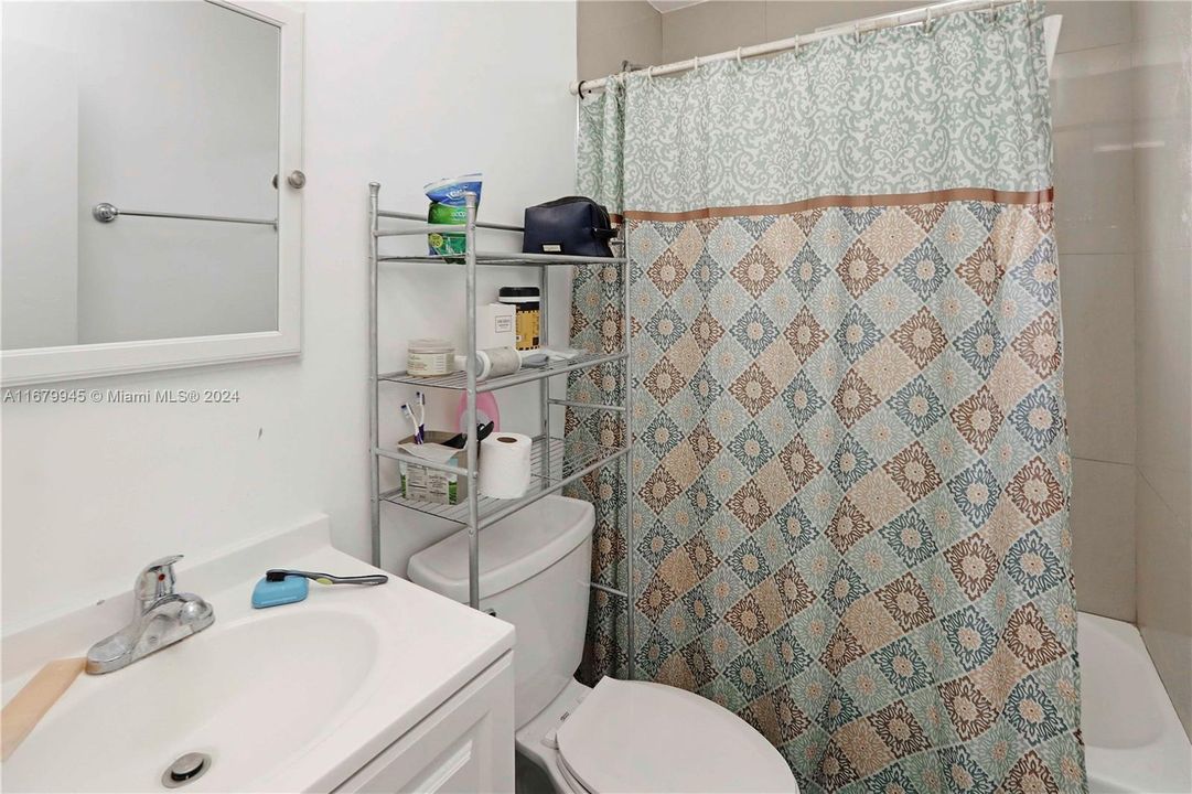 En Venta: $398,000 (4 camas, 3 baños, 2010 Pies cuadrados)