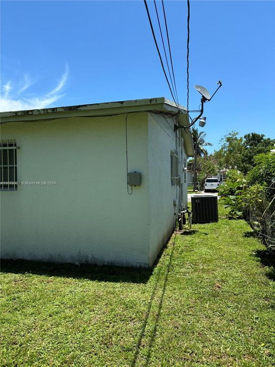 For Sale: $390,000 (3 beds, 2 baths, 1408 Square Feet)