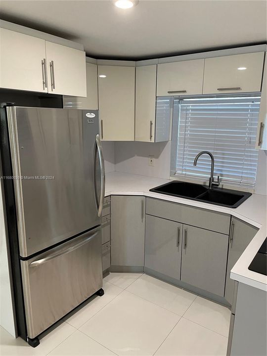 Active With Contract: $1,850 (1 beds, 1 baths, 550 Square Feet)