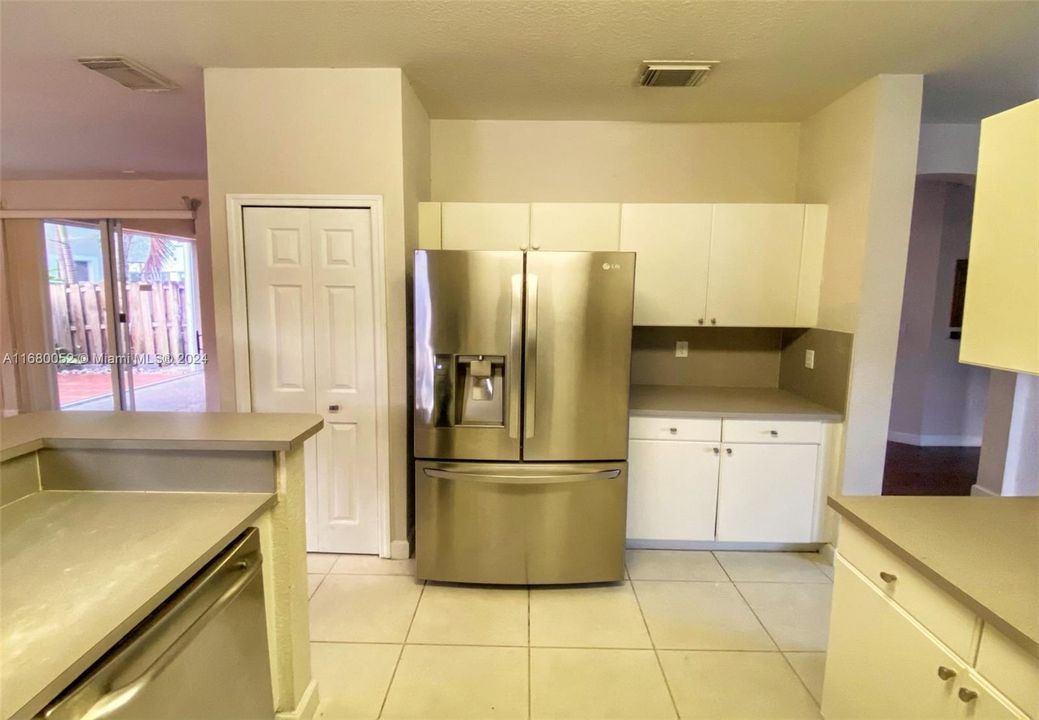 For Rent: $3,900 (3 beds, 2 baths, 2014 Square Feet)