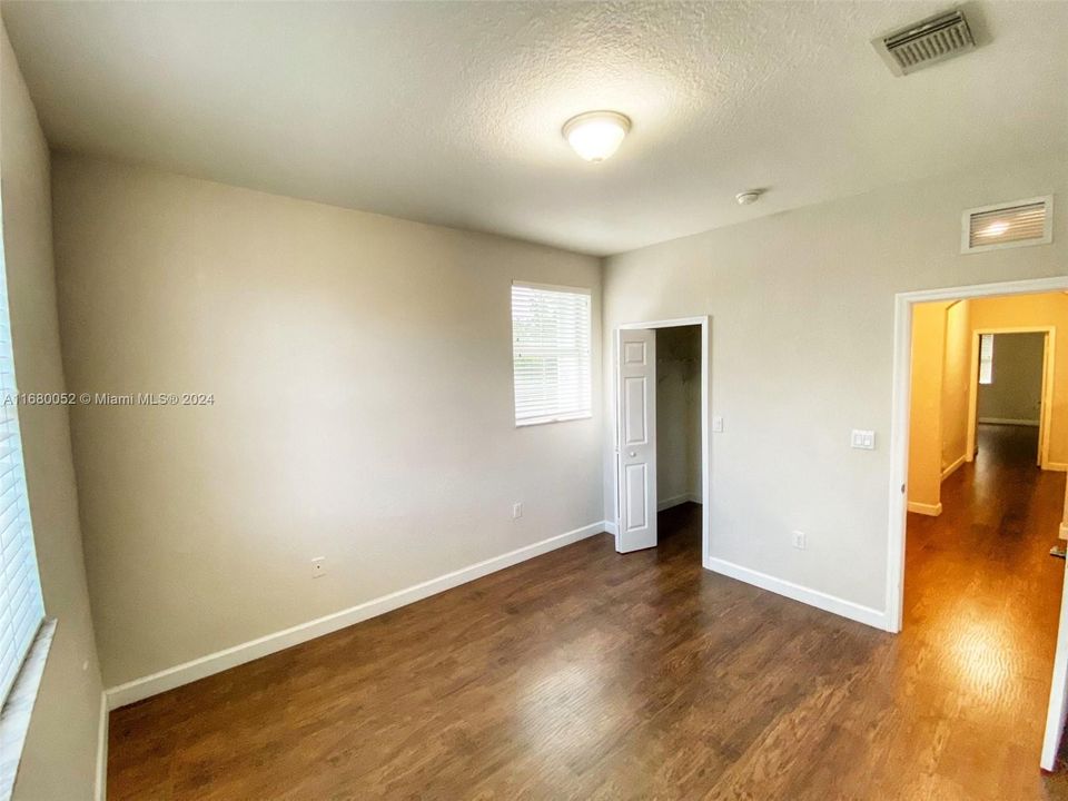 For Rent: $3,900 (3 beds, 2 baths, 2014 Square Feet)