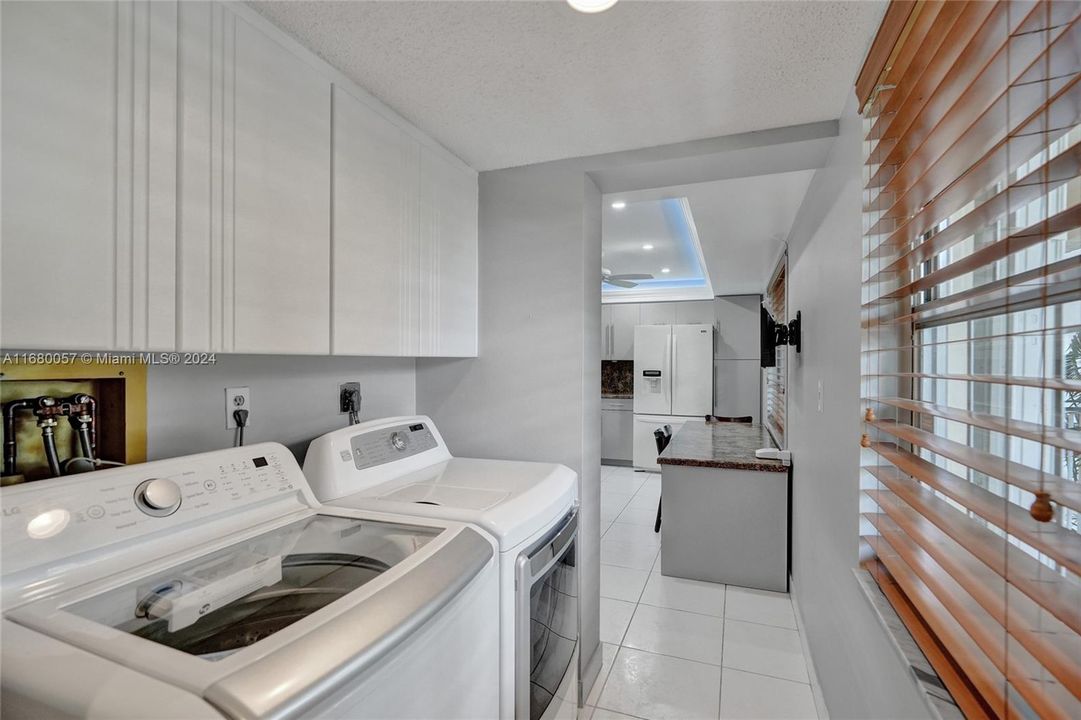 Active With Contract: $299,000 (3 beds, 2 baths, 1620 Square Feet)