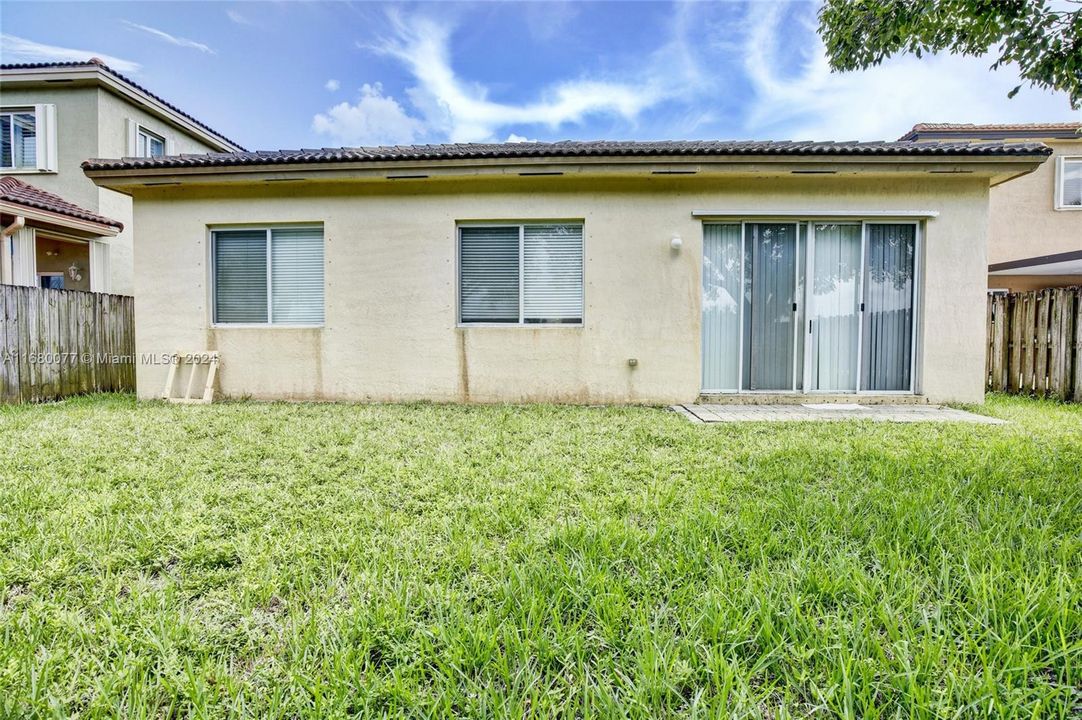 For Sale: $495,000 (3 beds, 2 baths, 1749 Square Feet)