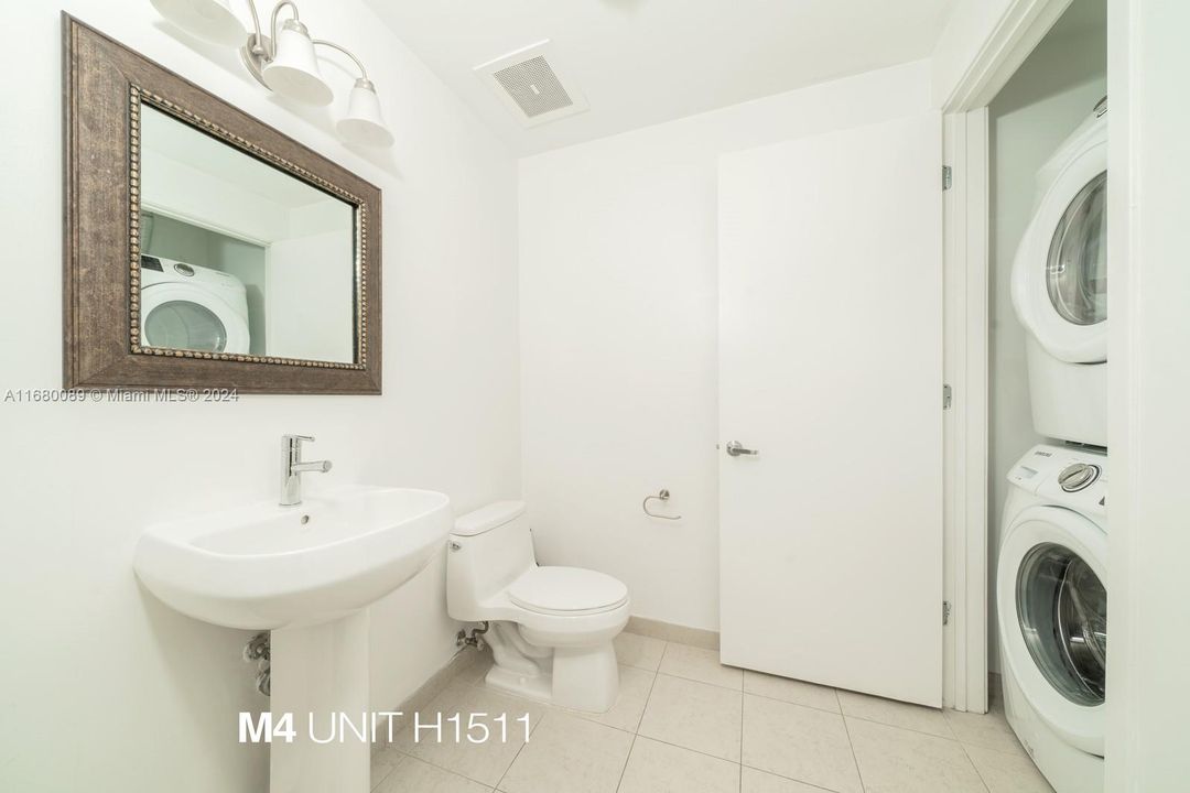 For Sale: $525,000 (1 beds, 1 baths, 761 Square Feet)