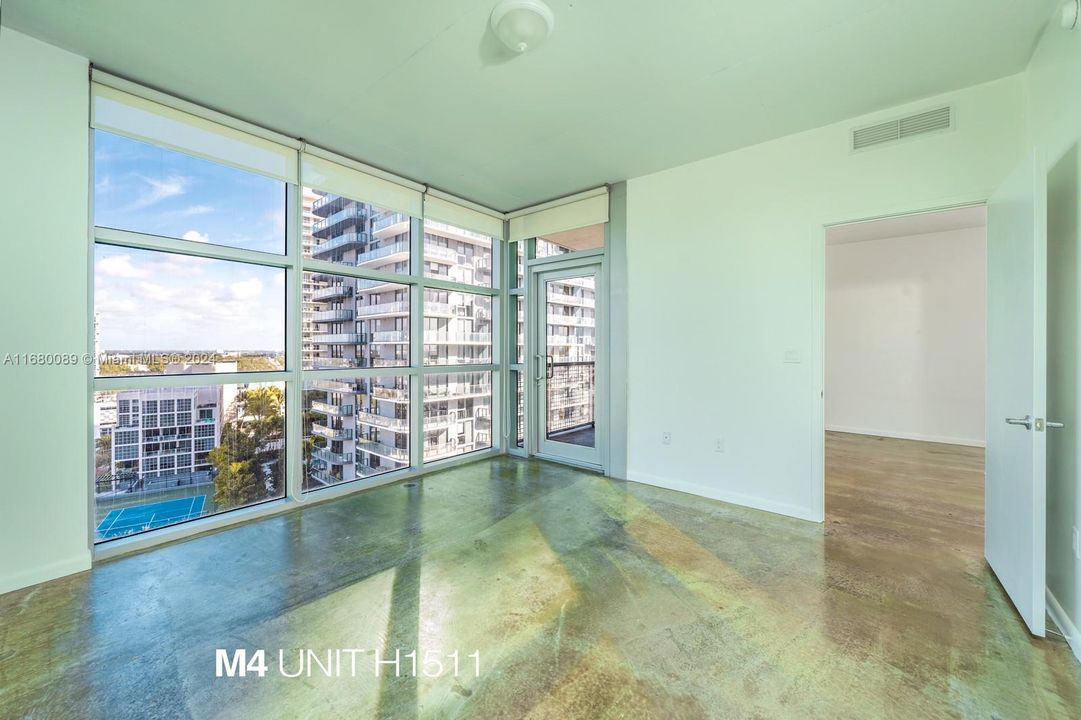 For Sale: $525,000 (1 beds, 1 baths, 761 Square Feet)