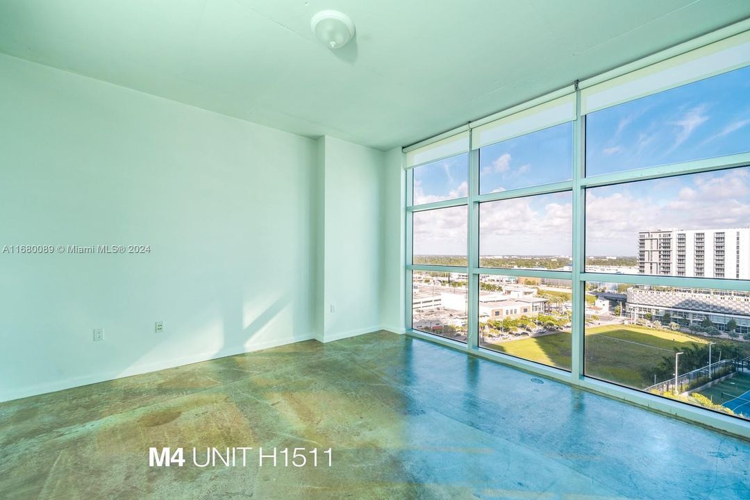 For Sale: $525,000 (1 beds, 1 baths, 761 Square Feet)