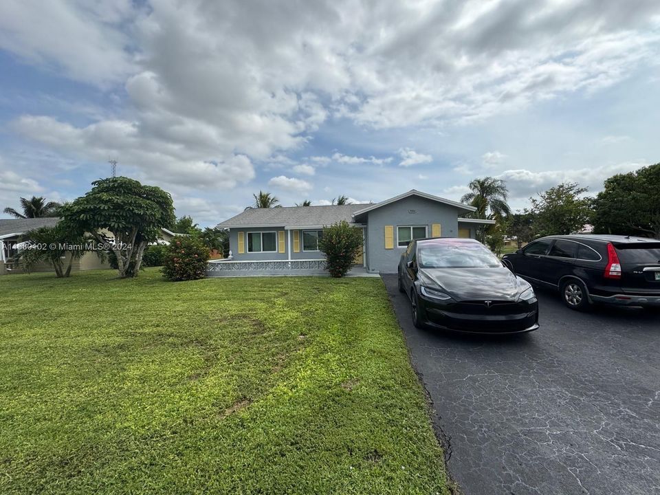 For Sale: $405,000 (3 beds, 2 baths, 1630 Square Feet)