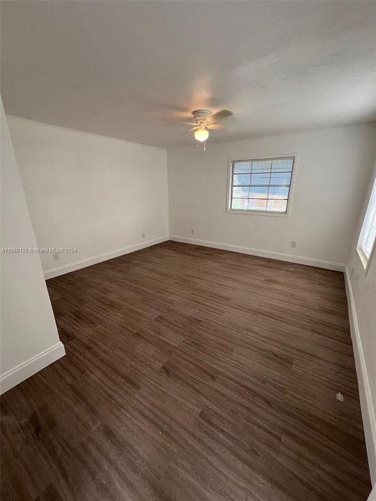 For Rent: $2,300 (3 beds, 2 baths, 924 Square Feet)