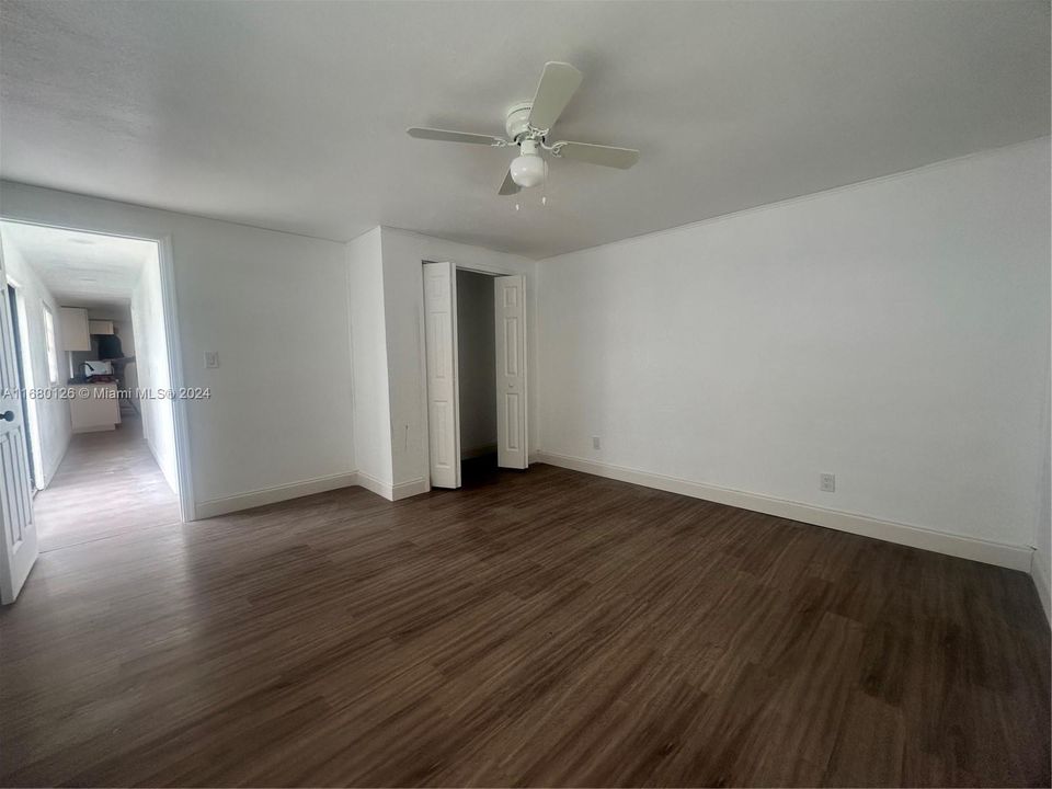 For Rent: $2,300 (3 beds, 2 baths, 924 Square Feet)