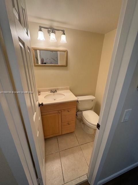 For Sale: $127,000 (1 beds, 1 baths, 720 Square Feet)