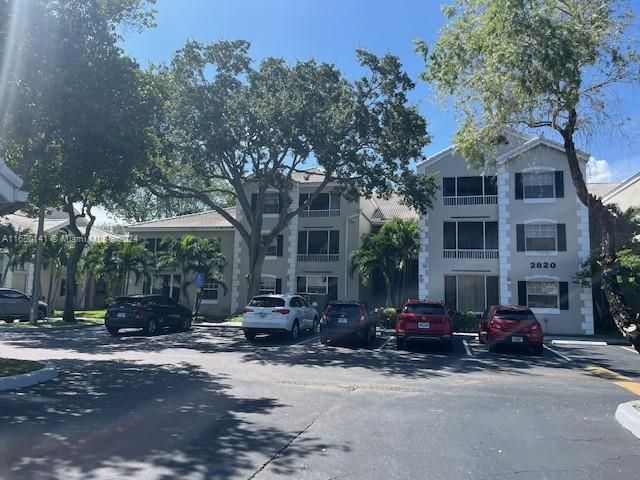 Recently Rented: $1,875 (1 beds, 1 baths, 804 Square Feet)