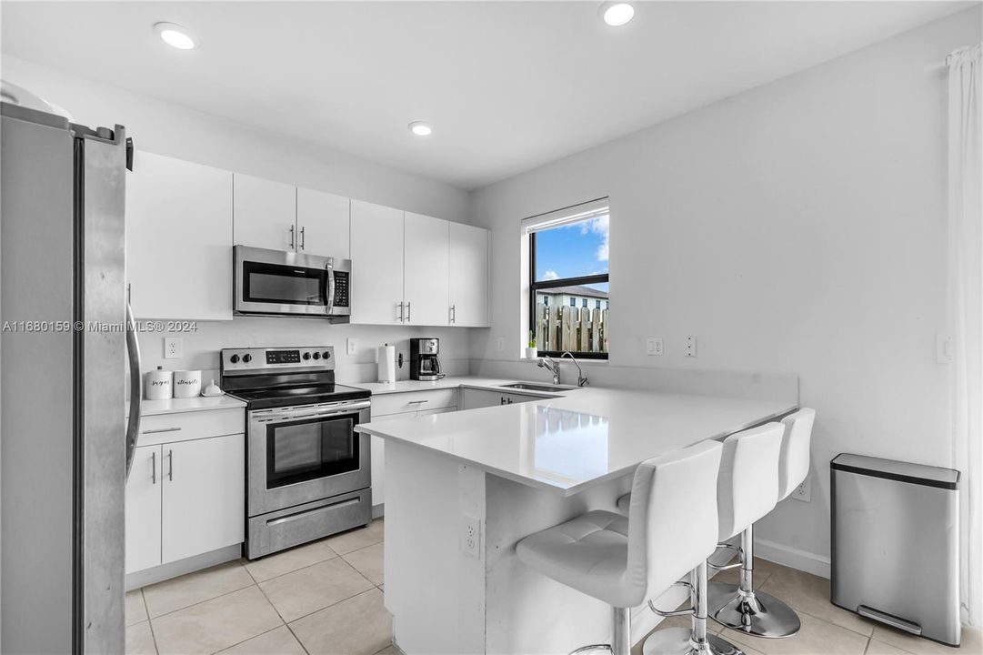 For Sale: $445,000 (3 beds, 2 baths, 1335 Square Feet)