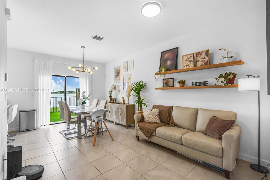 For Sale: $445,000 (3 beds, 2 baths, 1335 Square Feet)