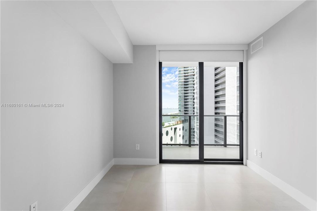 For Sale: $500,000 (1 beds, 1 baths, 618 Square Feet)