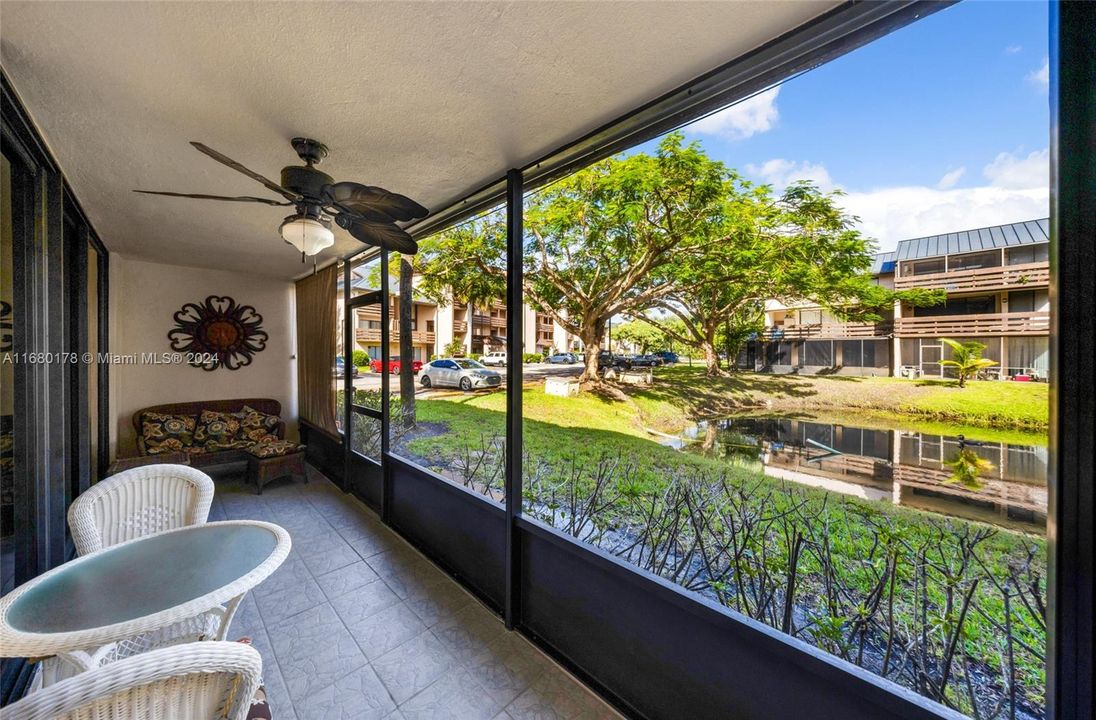 Screened Rear Porch