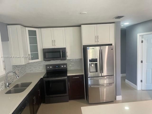 Active With Contract: $3,000 (3 beds, 2 baths, 1598 Square Feet)