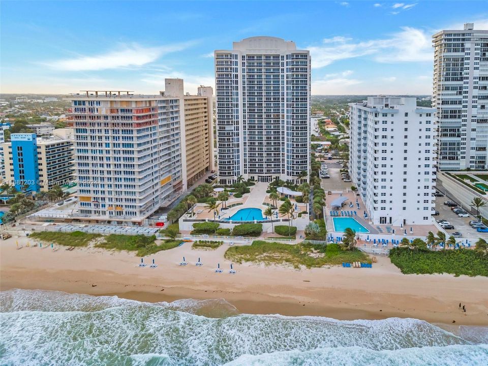 For Sale: $1,250,000 (3 beds, 2 baths, 1836 Square Feet)