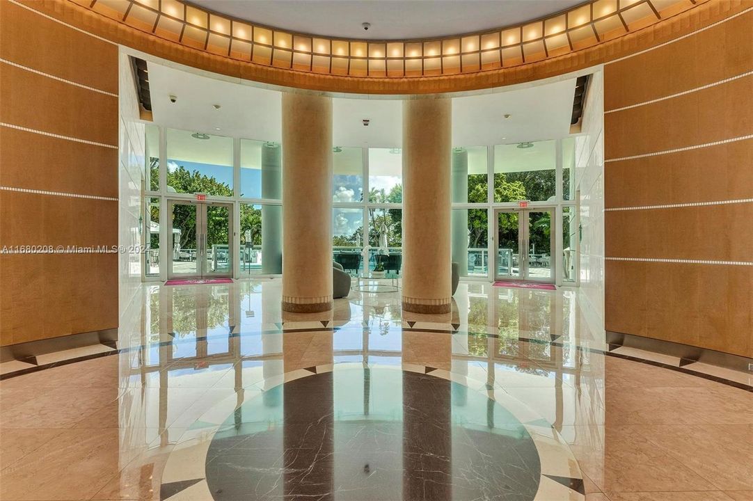 En Venta: $2,195,000 (2 camas, 2 baños, 2070 Pies cuadrados)