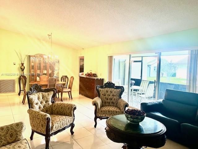 En Venta: $439,000 (2 camas, 2 baños, 1406 Pies cuadrados)