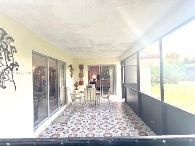 En Venta: $439,000 (2 camas, 2 baños, 1406 Pies cuadrados)