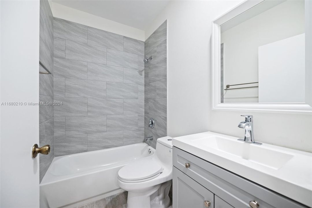 For Sale: $484,900 (2 beds, 2 baths, 1644 Square Feet)