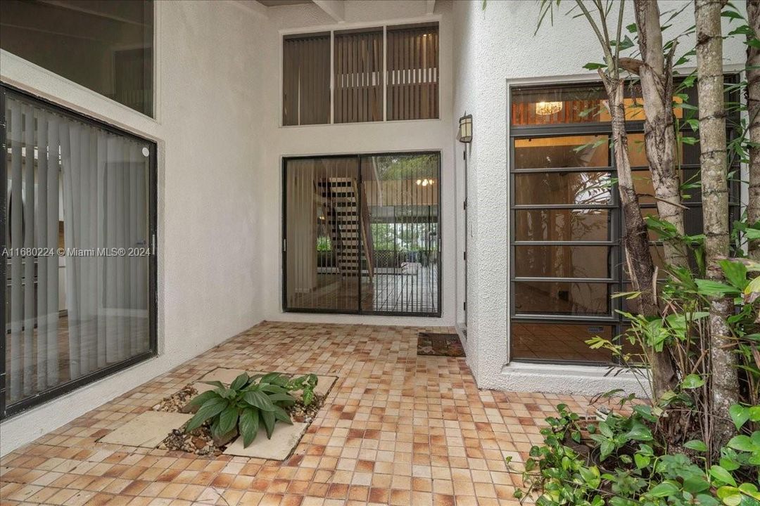 En Venta: $555,000 (3 camas, 2 baños, 1894 Pies cuadrados)