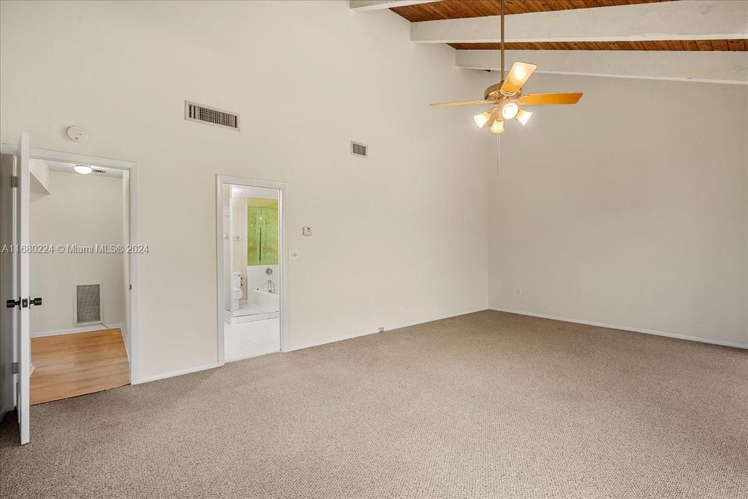 For Sale: $555,000 (3 beds, 2 baths, 1894 Square Feet)