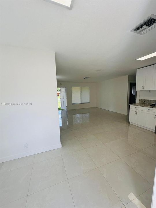 For Rent: $3,100 (3 beds, 2 baths, 1080 Square Feet)