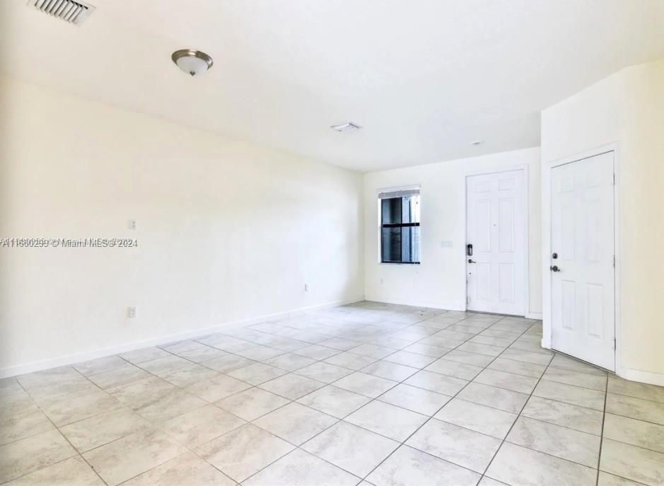 For Sale: $549,000 (3 beds, 2 baths, 1644 Square Feet)