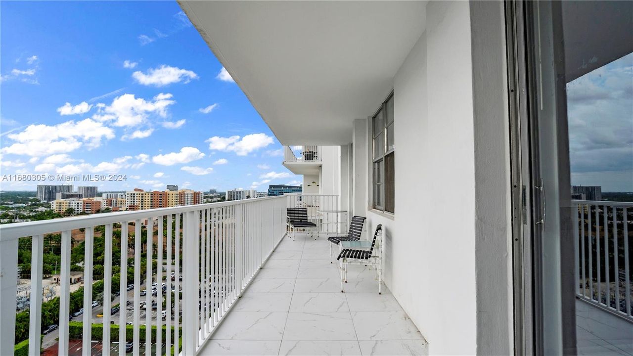 En Venta: $449,900 (2 camas, 2 baños, 1466 Pies cuadrados)