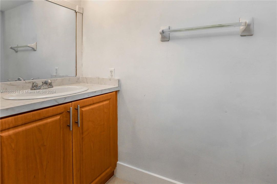 For Sale: $315,000 (2 beds, 2 baths, 1280 Square Feet)