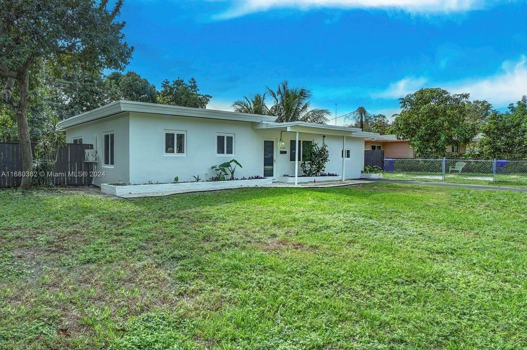 For Sale: $589,000 (3 beds, 2 baths, 1648 Square Feet)