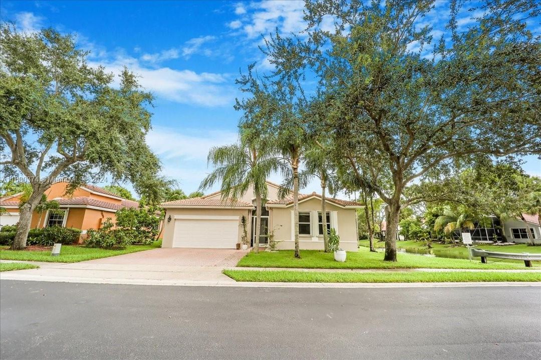 For Sale: $720,000 (3 beds, 2 baths, 1856 Square Feet)