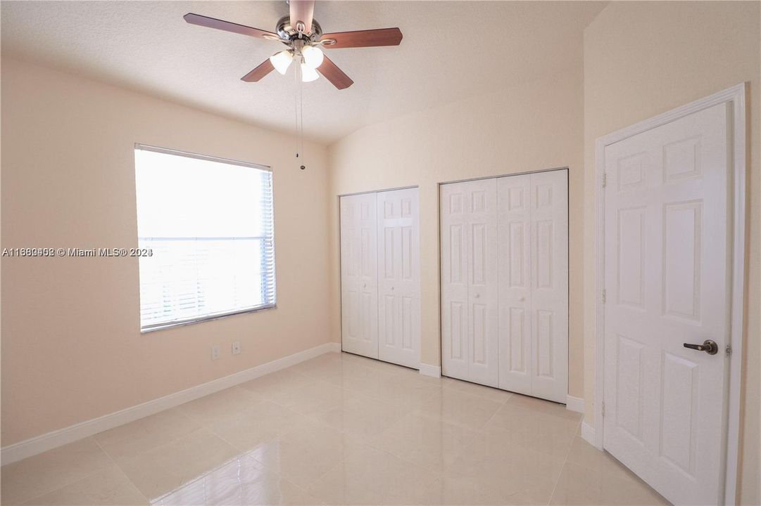 For Rent: $2,900 (3 beds, 3 baths, 1285 Square Feet)