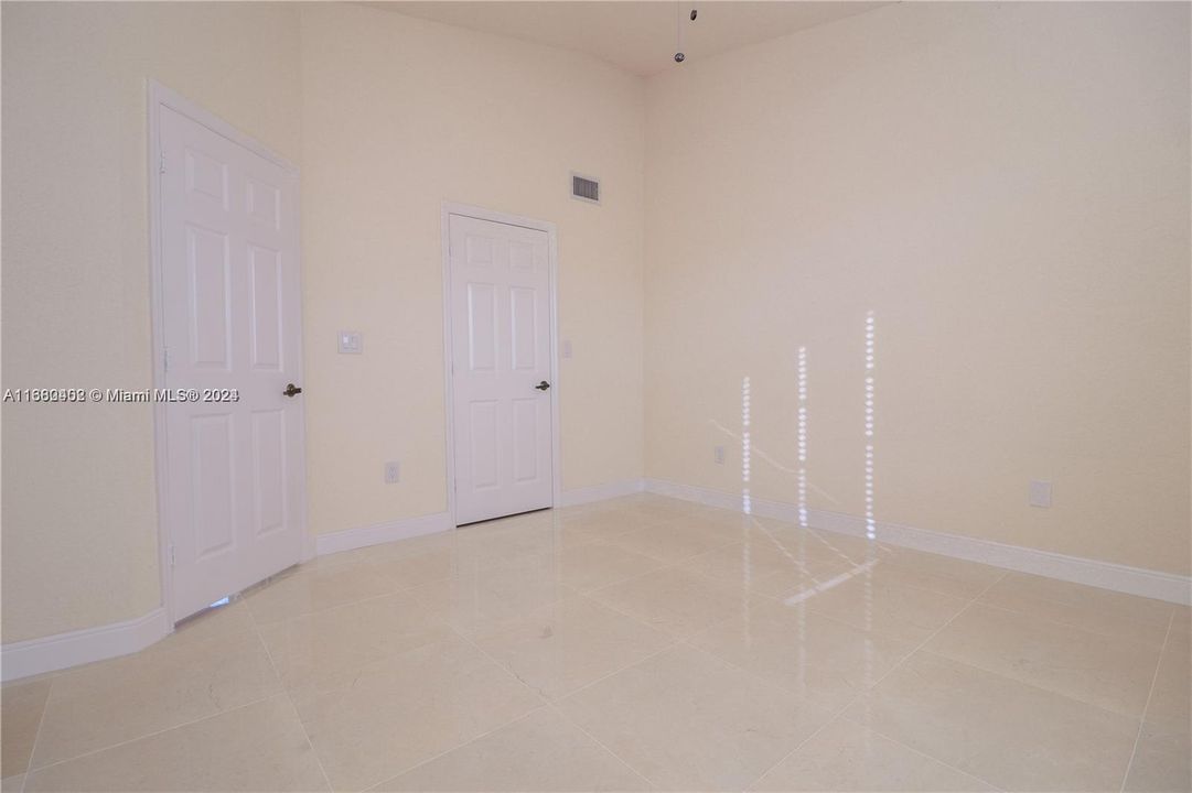 For Rent: $2,900 (3 beds, 3 baths, 1285 Square Feet)