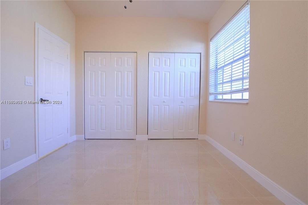 For Rent: $2,900 (3 beds, 3 baths, 1285 Square Feet)